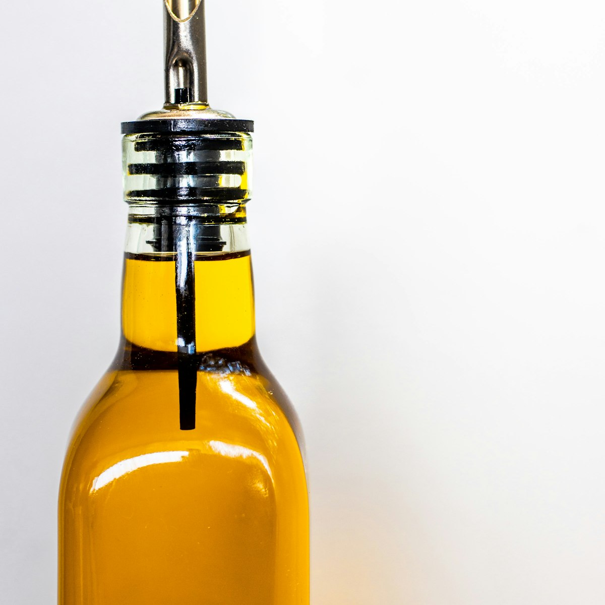 Cold-Pressed Apricot Kernel Oil — side view